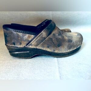 Dansko‎ Women's Professional Clog Camo Suede Leather Size US 5 1/2” EU 36, EUC!